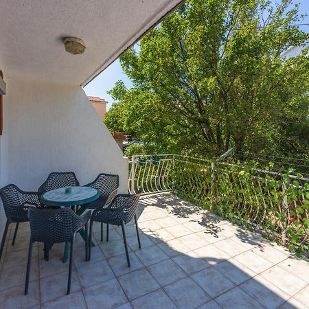 Apartment Dom Jadranovo Luaran gambar