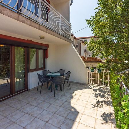 Apartment Dom Jadranovo Luaran gambar