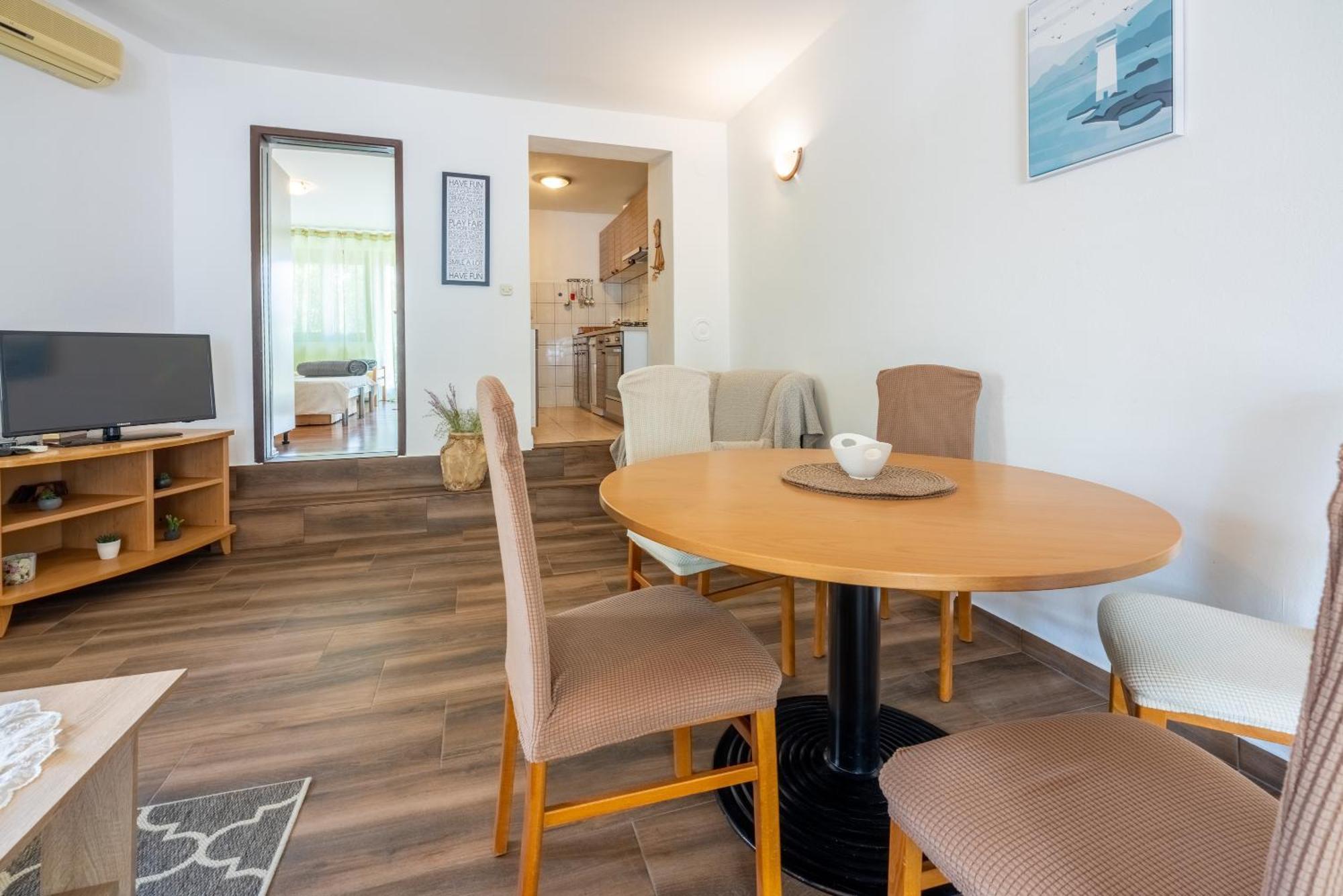 Apartment Dom Jadranovo Luaran gambar