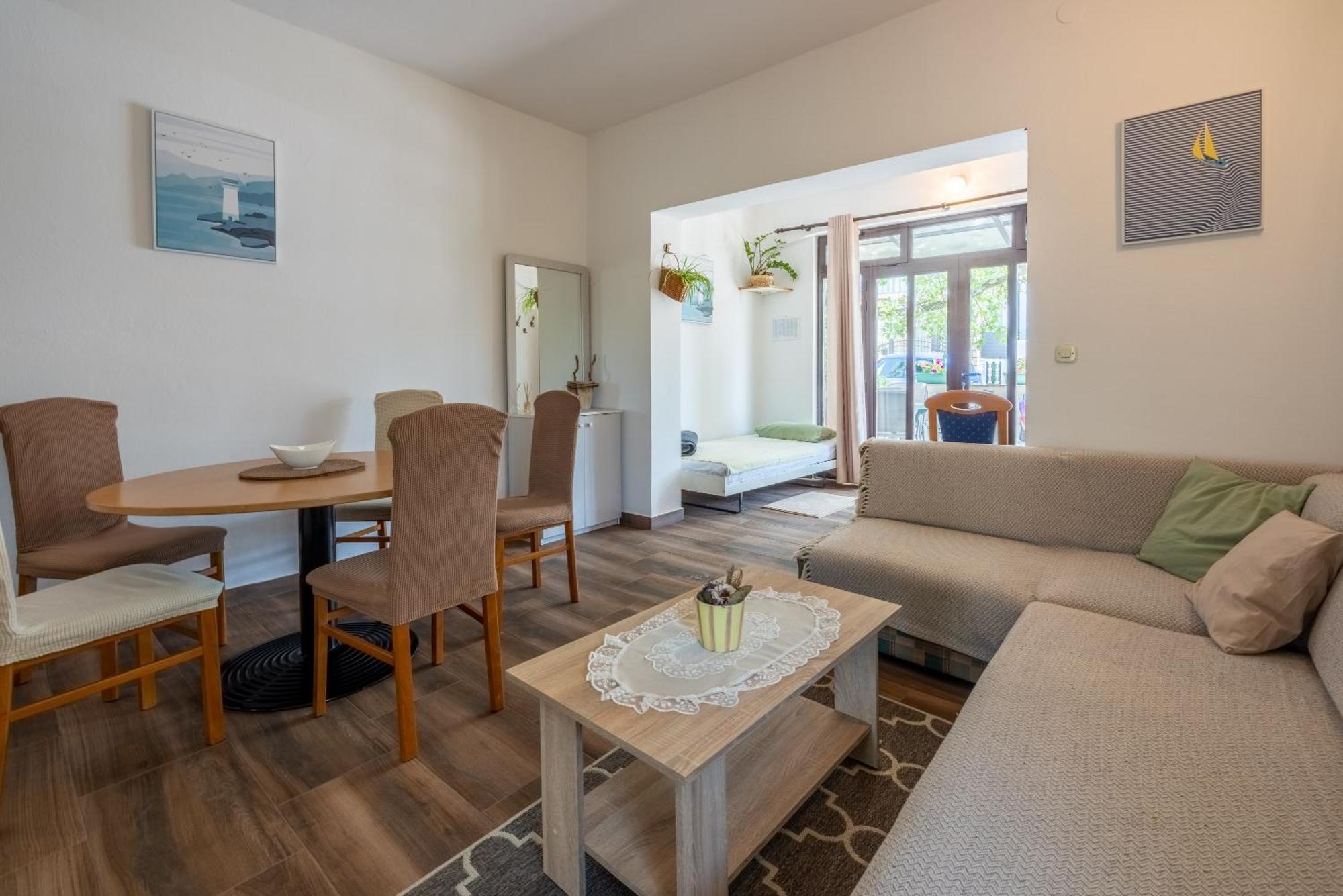 Apartment Dom Jadranovo Luaran gambar