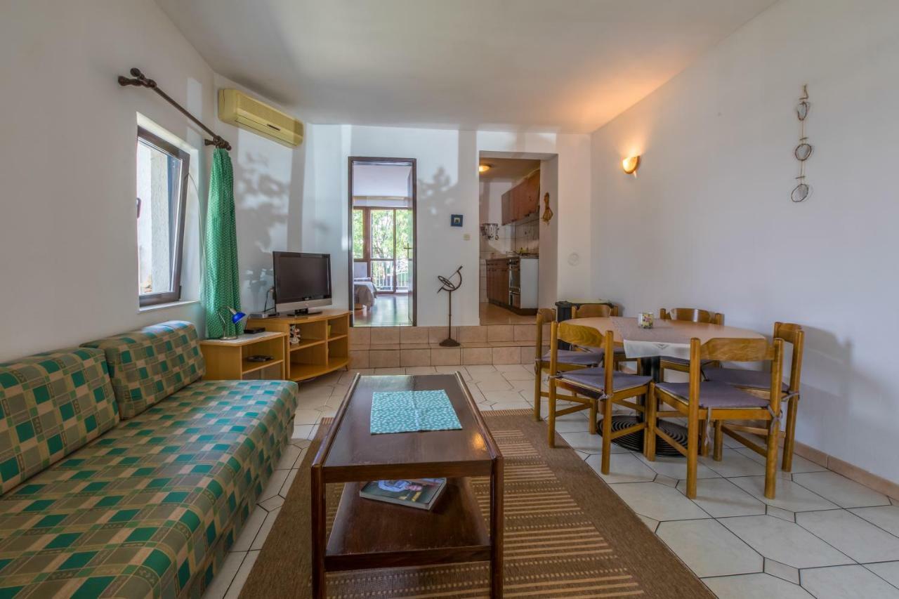 Apartment Dom Jadranovo Luaran gambar