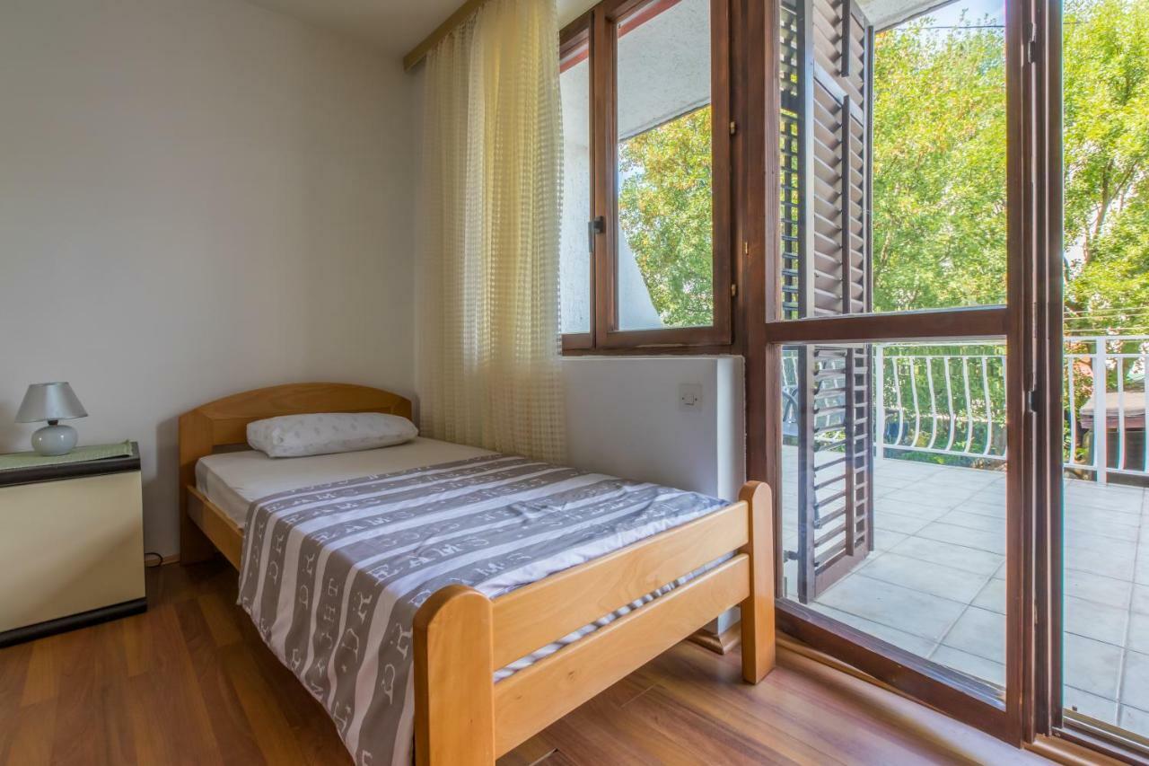 Apartment Dom Jadranovo Luaran gambar