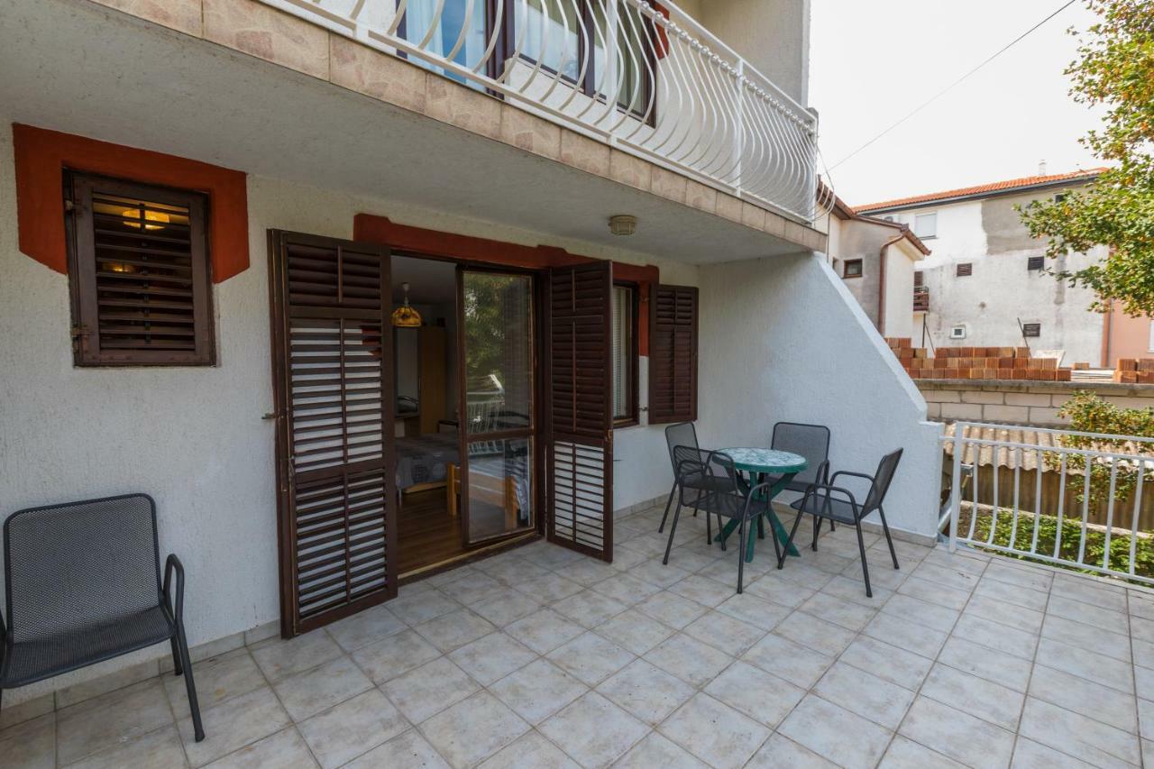 Apartment Dom Jadranovo Luaran gambar